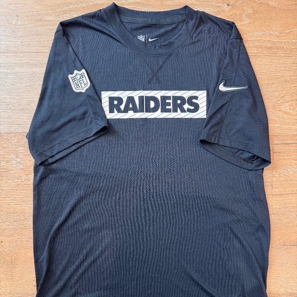 Las Vegas Raiders Nike Sideline Player Performance T-Shirt - Black - Picture 1 of 3